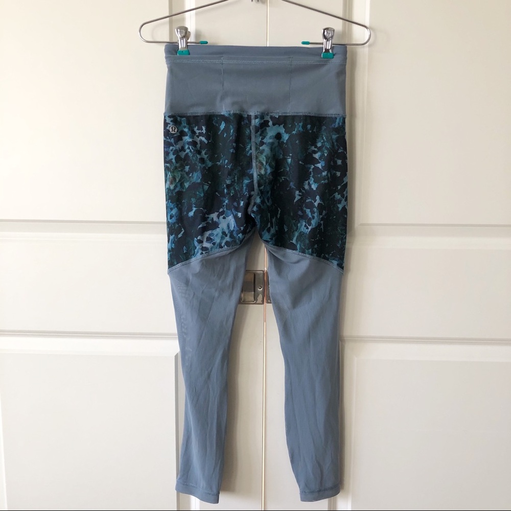 Lululemon Running In The City Blue Mesh Panels 7/8 Workout Leggings - Picture 3 of 12